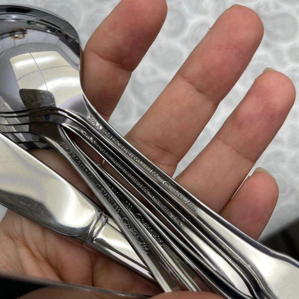 Wm A Rogers Oneida Royal Shell Stainless Flatware 6 Soup Spoons 2 Dinner Knives